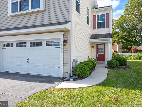 3rd image of 19185 Sandstone Ln