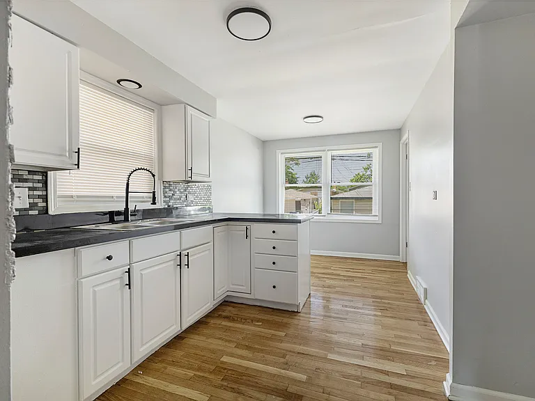 11610 S Aberdeen St — Photo 8