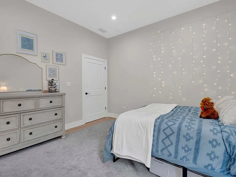 4437 N Broadway St #2R — Photo 13