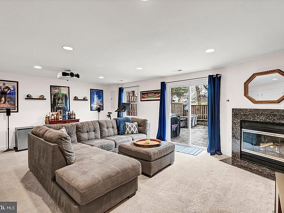 4th image of 3037 Southern Elm Ct