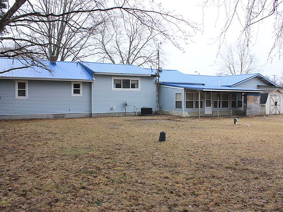 3rd image of 1053 Ellison Rd