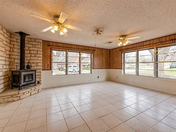5th image of 605 Thurman Cir