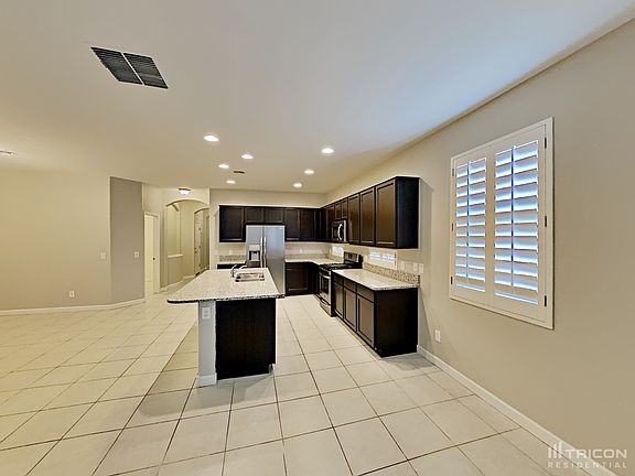 4th image of 41256 W Crane Dr