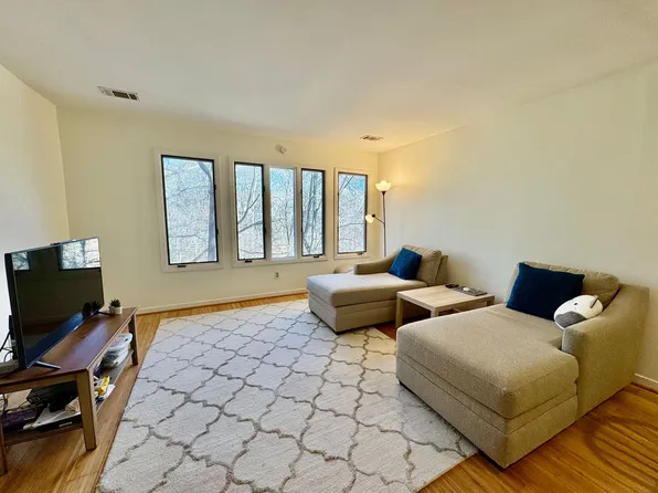 710 Martin Luther King Junior Blvd #F14, Chapel Hill, NC 27514