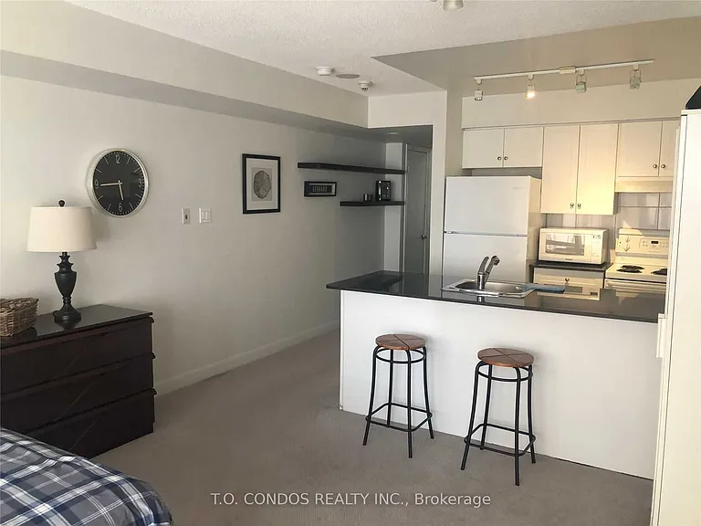 210 Victoria St #3210 — Photo 5