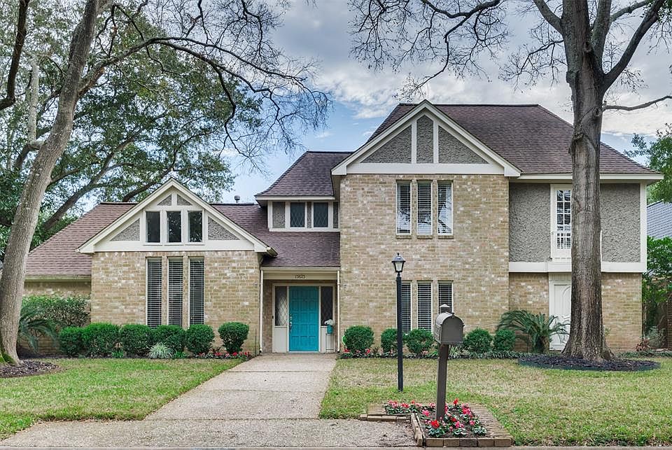 1st image of 15823 Fleetwood Oaks Dr