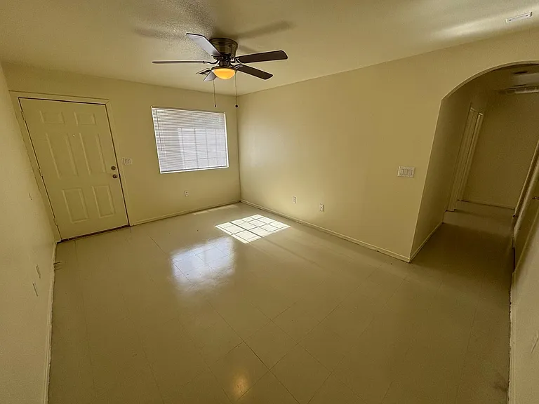 125 E Cactus St #C — Photo 2