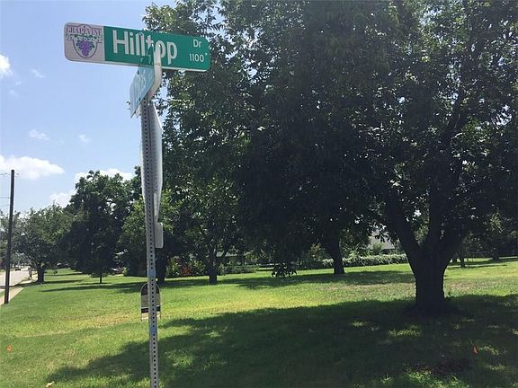2nd image of 417 N Lucas Dr