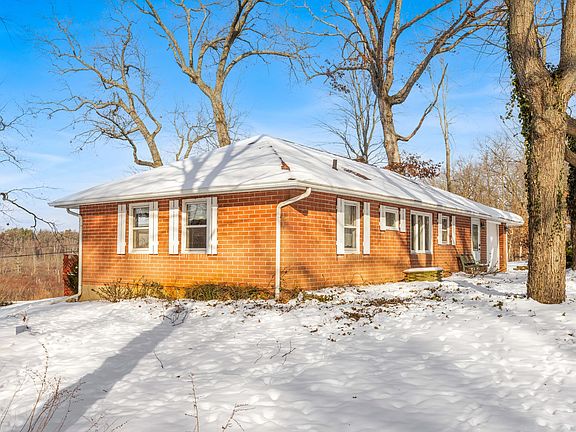 5th image of 22975 Pine Lake Rd