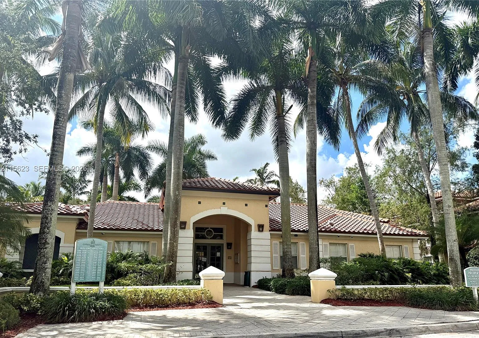 Cypress Pointe At Coral S — Photo 2