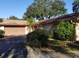 521 Rollingview Dr, Temple Terrace, FL 33617