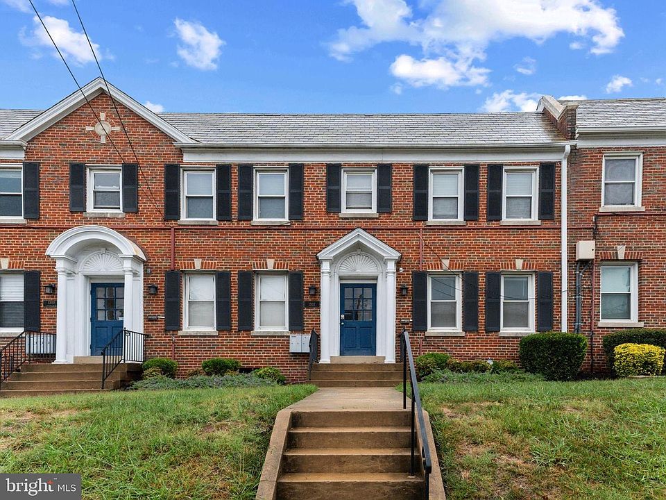 1st image of 1302 Bryant St NE APT 1