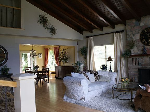 Formal Living & dinning room