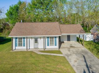30449 Paul Dr, Walker, LA 70785