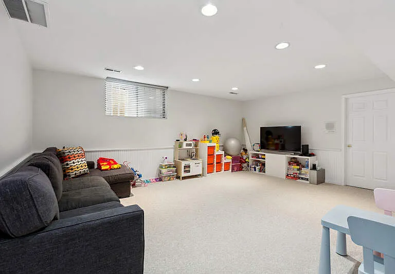 2020 N Cleveland Ave — Photo 14
