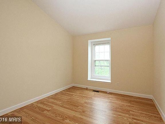 4th image of 14603 Cambridge Cir