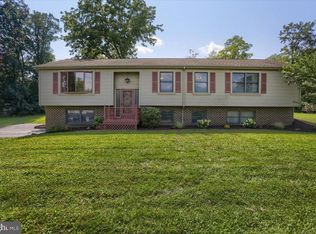 261 Berkstone Dr, Harrisburg, PA 17112