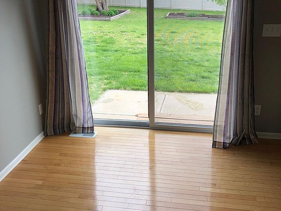 Dining area to backyard