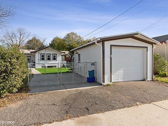 3rd image of 517 7th Ave N