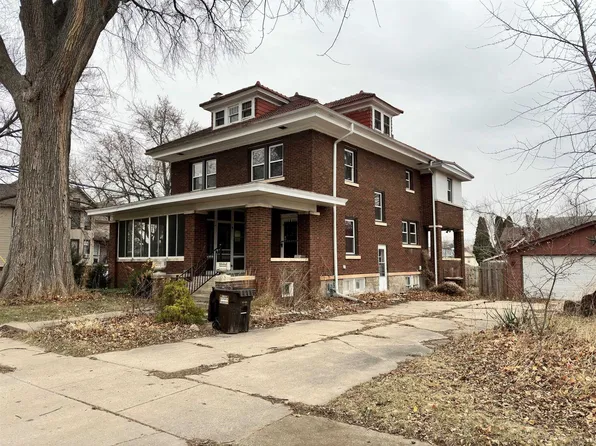 1303 S High Ave, Freeport, IL 61032