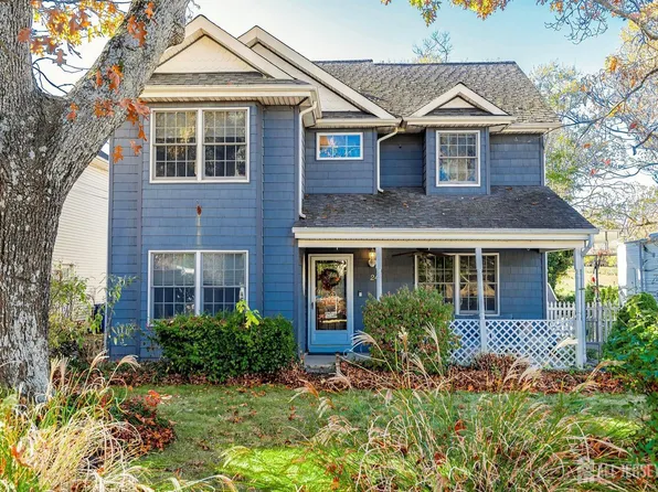 24 Point O Woods Dr, Toms River, NJ 08753