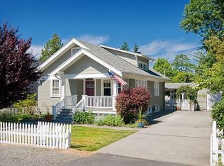 740 18th Ave W, Kirkland, WA 98033