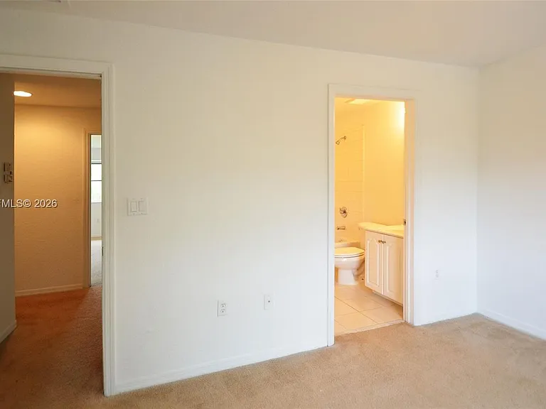 6041 SW 19th Pl — Photo 17