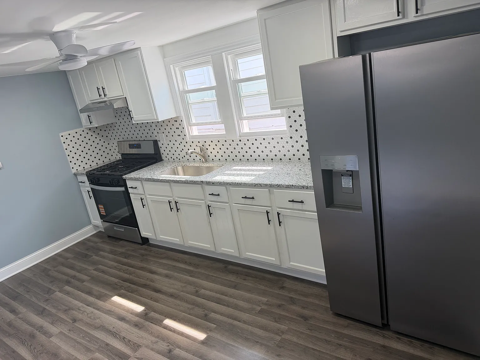 2 bed, $1,400 — Photo 4