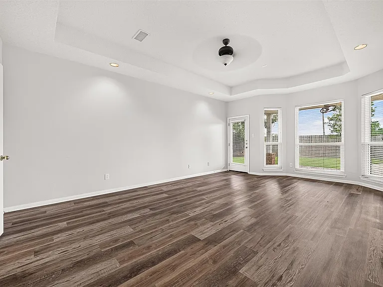 1415 Kennewick Ct — Photo 24
