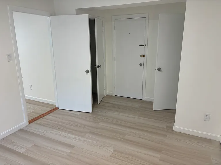 60 Gorham Ave #D — Photo 4
