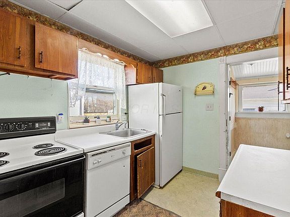 4th image of 324 S Court St
