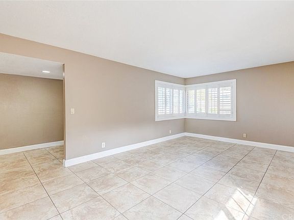 5th image of 24116 Afamado Ln