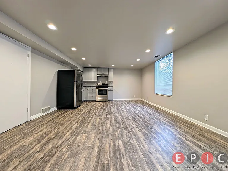 1227 E Sherman Ave #BASEMENT — Photo 8