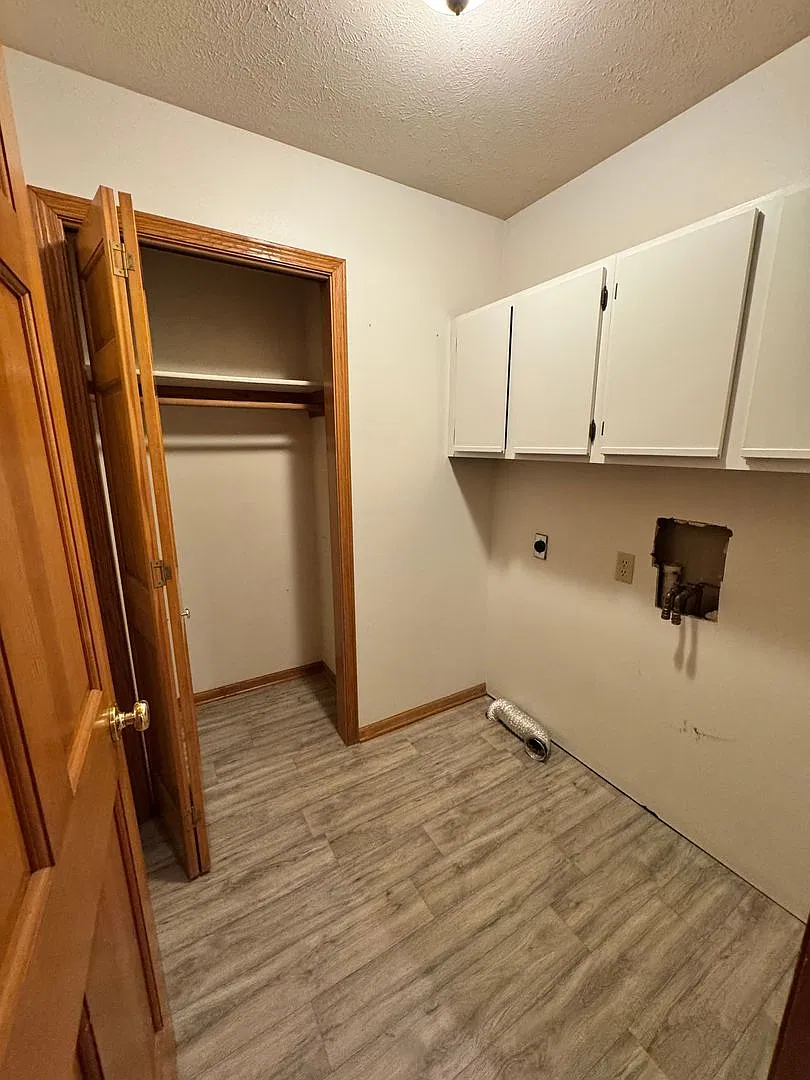 3 Bedroom 2 Bath Home — Photo 4