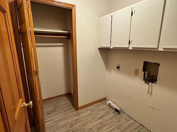 4th image of 1053 N Wuthering Hills Dr