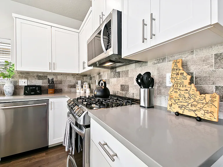 2035 E Oakcrest Dr — Photo 17