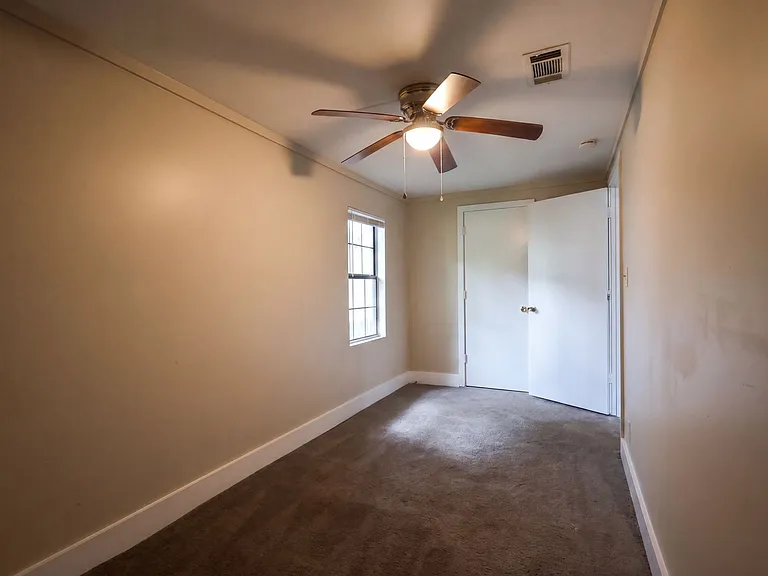1544 Gilbert Dr — Photo 9