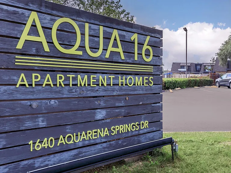 Aqua 16 Apartments — Photo 12