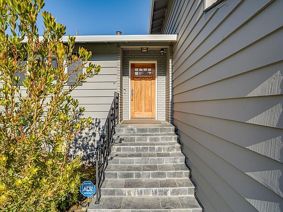 5th image of 3636 Warner Dr