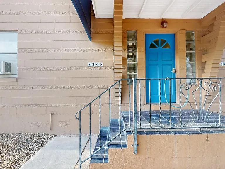 Classic Abq One Bedroom Apartment Just 4 Blocks to UNM — Photo 31