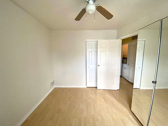 3rd image of 92 Carlyle Grn