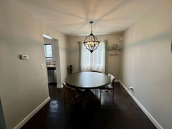 3rd image of 1140 Greensfield Dr