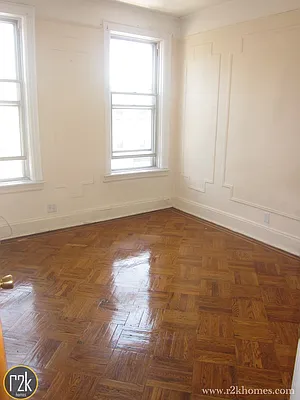 Rented by Realty 2000 Corp | media 6