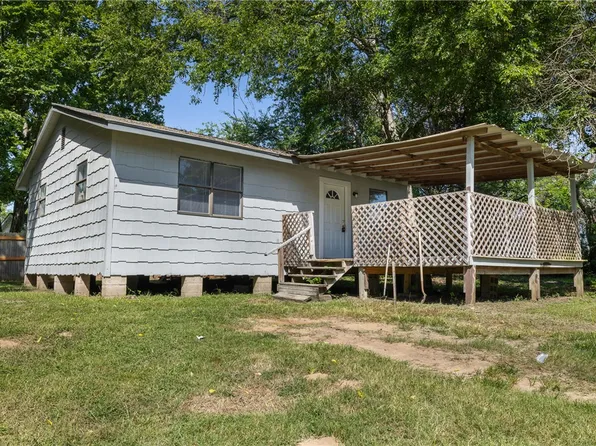 1303 W Main St, Madisonville, TX 77864