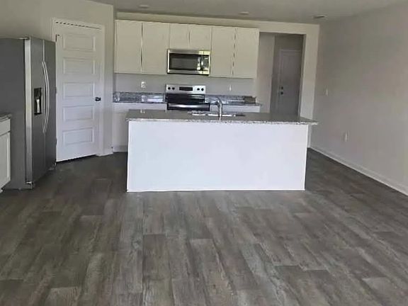 2nd image of 14651 Dayton Cir