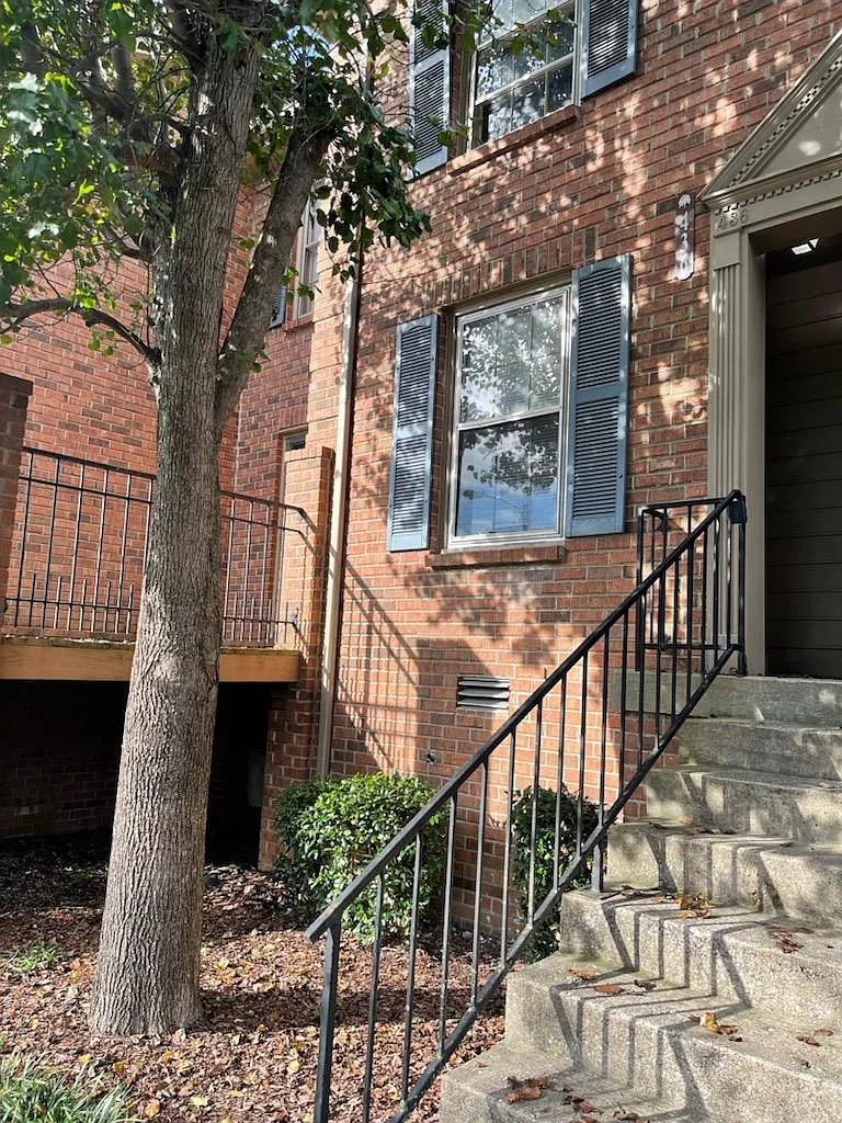 2 bed, 1.5 bath, 1025 sqft, $1,600 — Photo 1