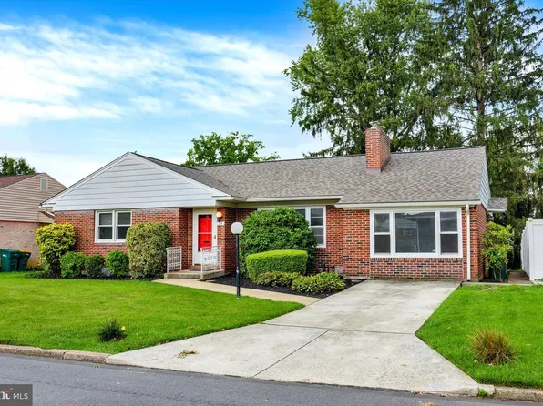 23 Circle Dr, Camp Hill, PA 17011