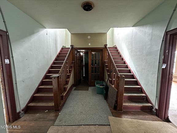 5th image of 308 Columbia St