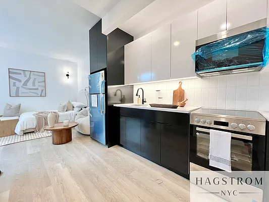 Rented by Hagstrom Management Inc | media 11