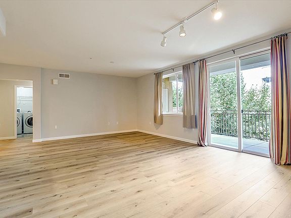 3rd image of 809 Auzerais Ave Unit 210